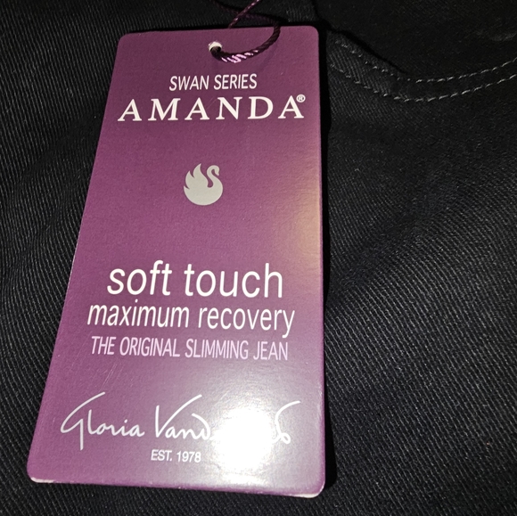 18W Short, Gloria Vanderbilt Black Jeans - Picture 2 of 3